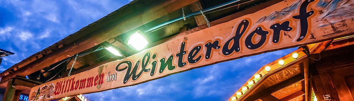 Herbst / Winterdorf auf dem Stadtplatz